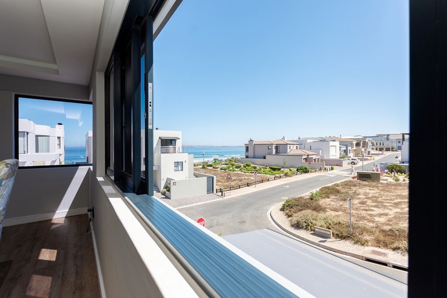 3 Bedroom Property for Sale in Calypso Beach Western Cape